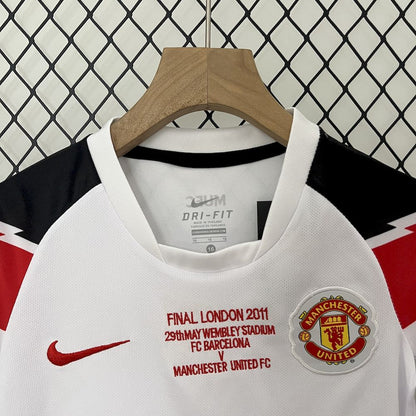 Camisa e shorts retrô infantil Manchester United 2010/11