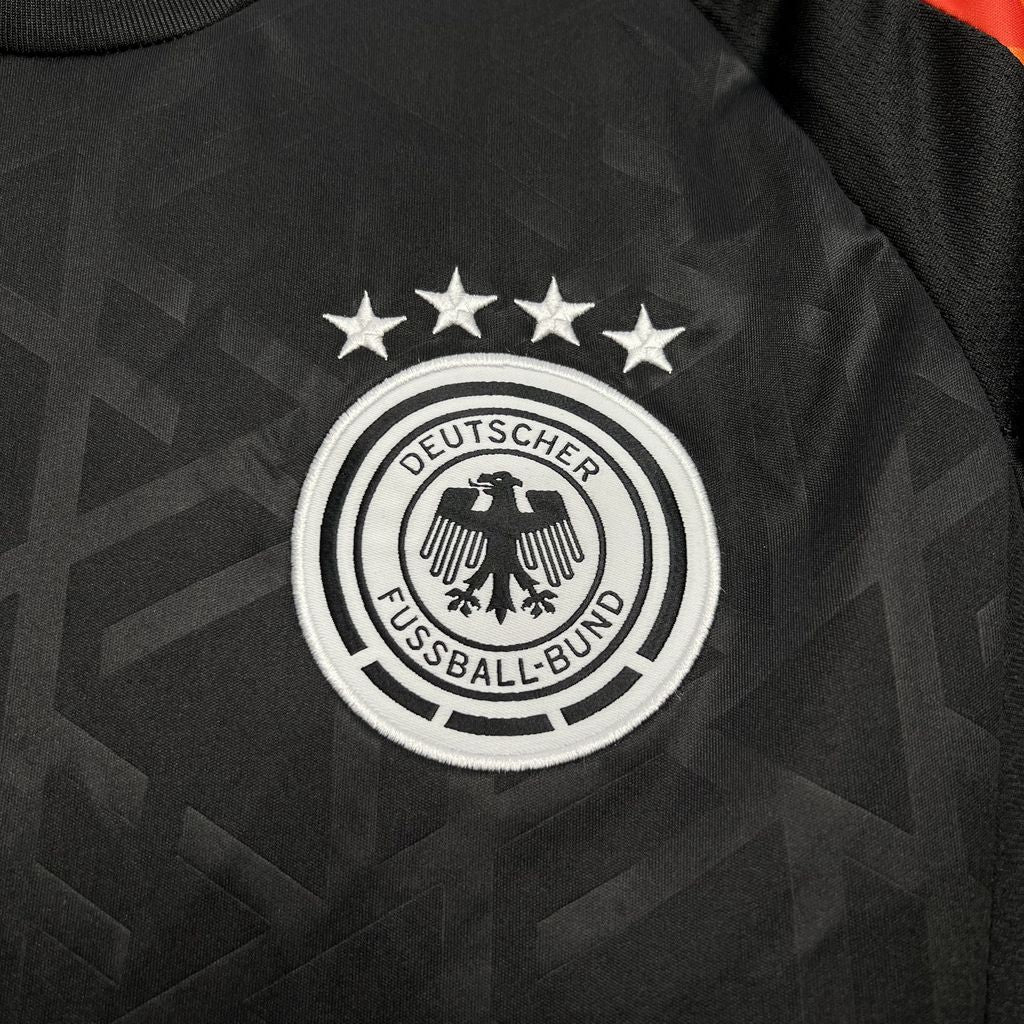 Camisa de treino pré-jogo da Alemanha para a Eurocopa 2024/25