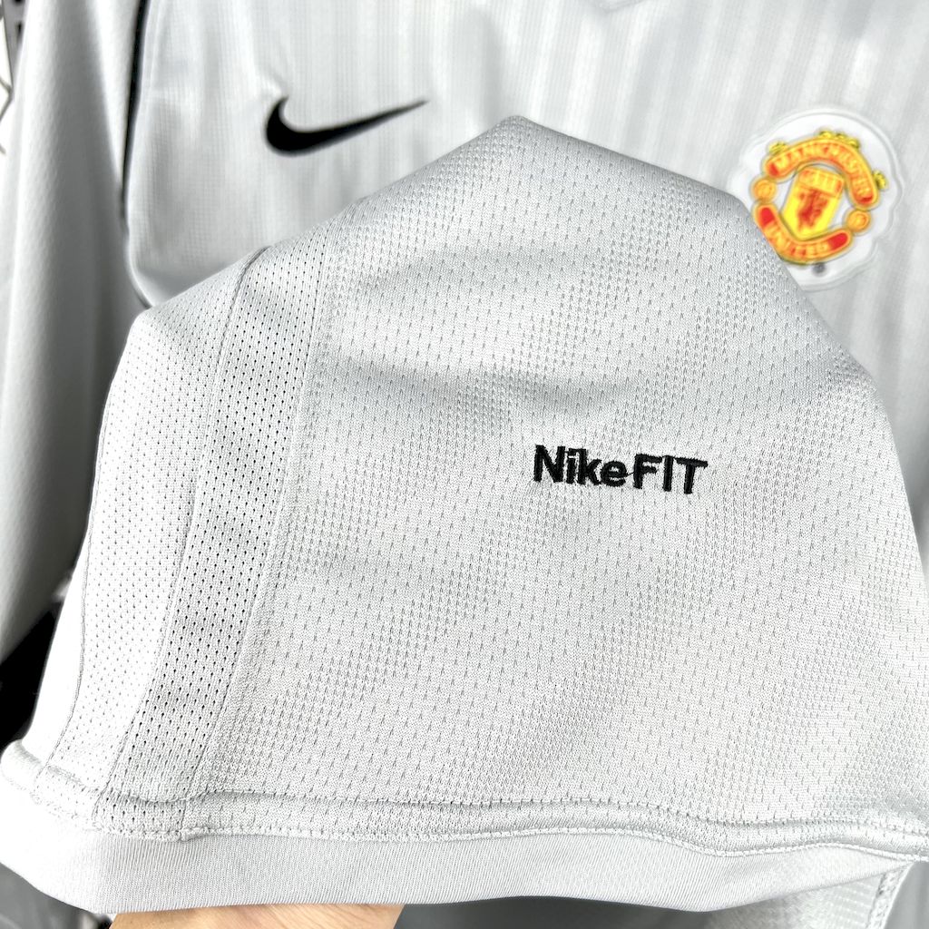 Manchester United 2007/08 Grey Goalkeeper Long Sleeves Retro Jersey