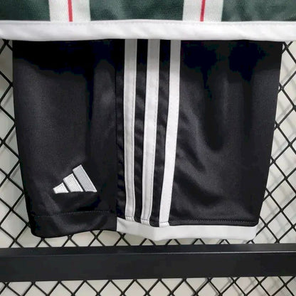 Kit reserva infantil do Manchester United 2023/24