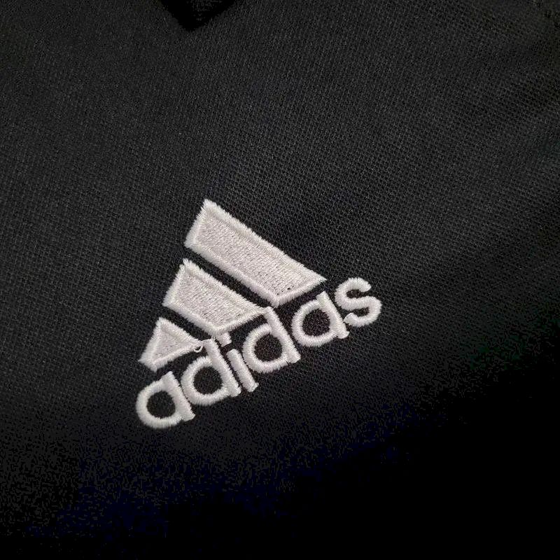 Camisa retrô da edição reserva da Liga dos Campeões do Real Madrid 2002/03