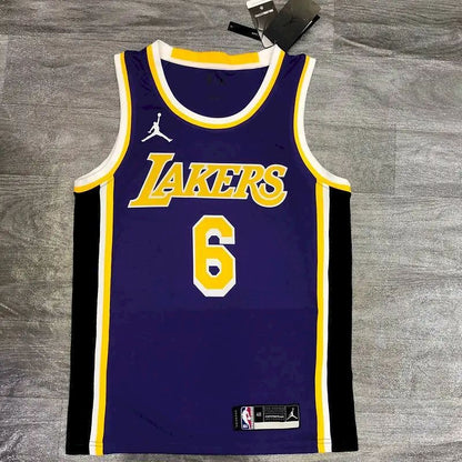 Camisa masculina LeBron James 2020-21 roxa Swingman versão jogador – Edição Statement