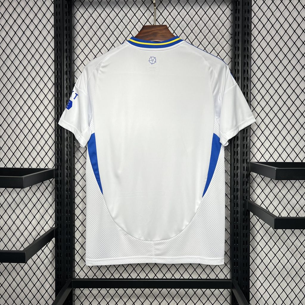 Camisa titular do Leeds United FC 2024/25