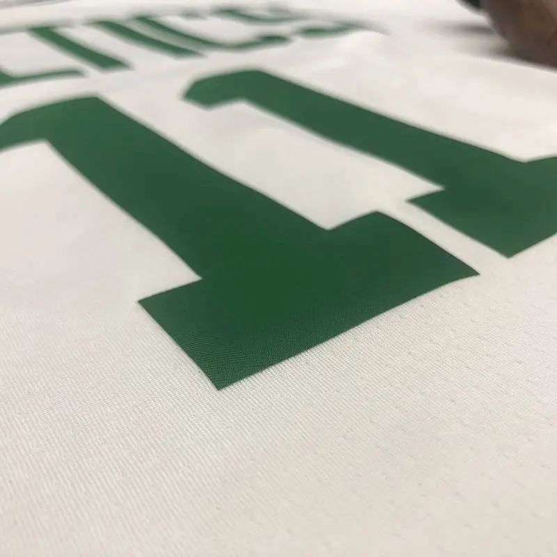 Camisa Kyrie Irving branca masculina versão jogador - edição associação