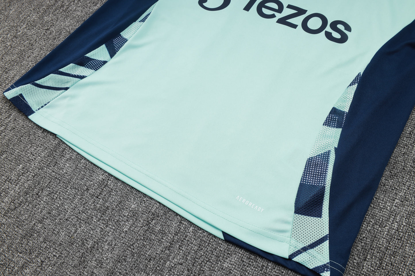 Camiseta regata e short adulto Manchester United 2024/25 815