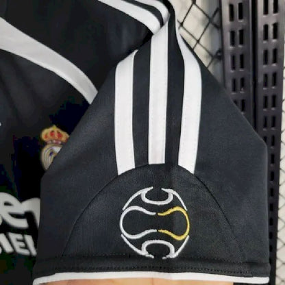 Camisa reserva retrô do Real Madrid 2006/07
