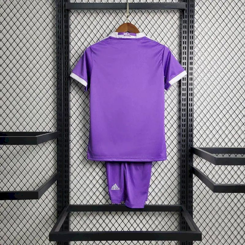 Camisa e shorts retrô infantil do Real Madrid 2017/18
