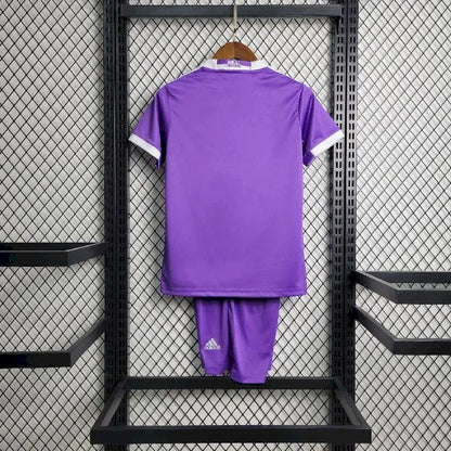Camisa e shorts retrô infantil do Real Madrid 2017/18