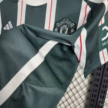 Camisa reserva do Manchester United 2023/24