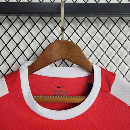 Camisa e shorts retrô infantil do Arsenal 2002/04