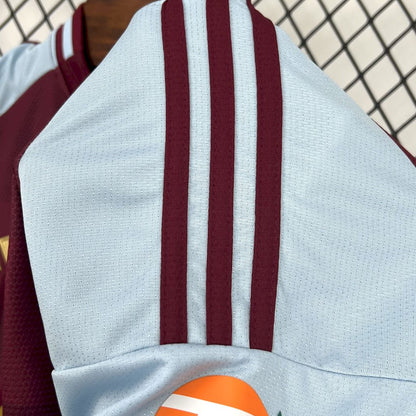 Camisa titular do Aston Villa 2025/26