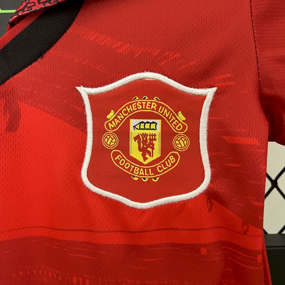 Camisa e shorts retrô infantil Manchester United 1994/96