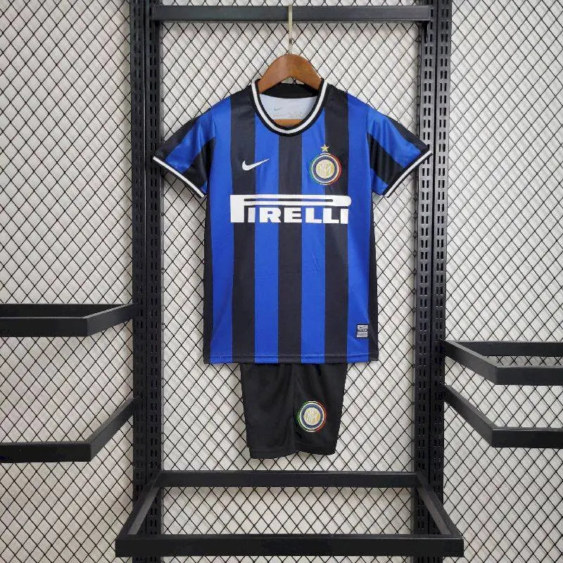 Camisa e shorts retrô infantil Inter de Milão 2009/10