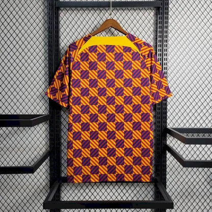 Camisa de treino pré-jogo do Barcelona 2023/24