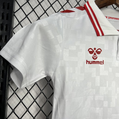 Kit reserva infantil Dinamarca 2024/25 Euro