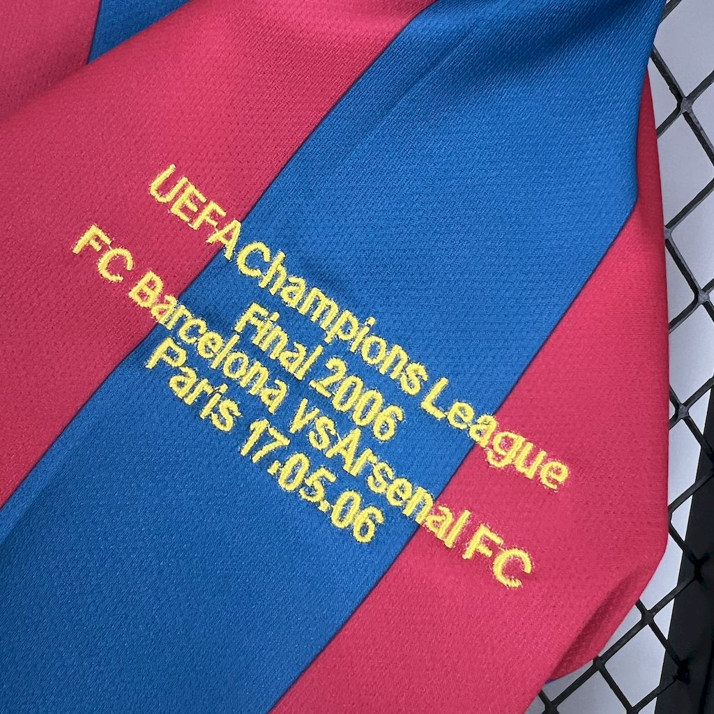 Camisa retrô titular do Barcelona 2005/06