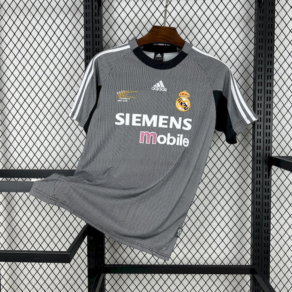 Camisa retrô de goleiro do Real Madrid 2002/03