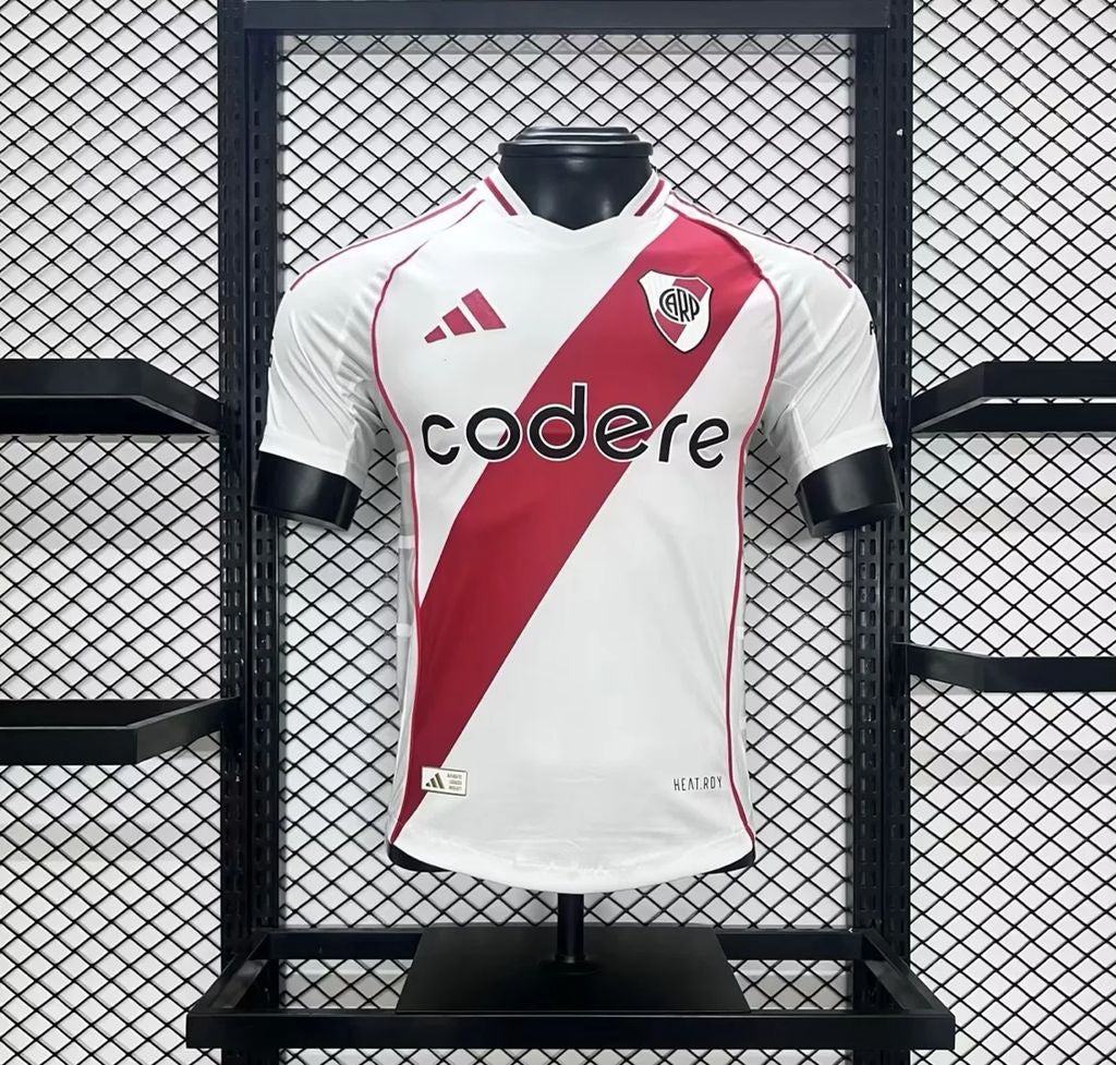 Camisa titular do River Plate 2024/25, versão 2 do jogador