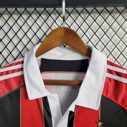 Camisa retrô titular do AC Milan 2012/13