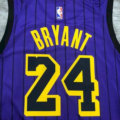 Camisa masculina Kobe Bryant 2018-19 roxa Swingman versão jogador – Edição City