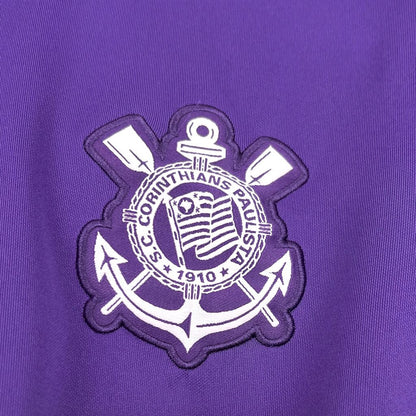 Camisa roxa pré-jogo do Corinthians 2025/26