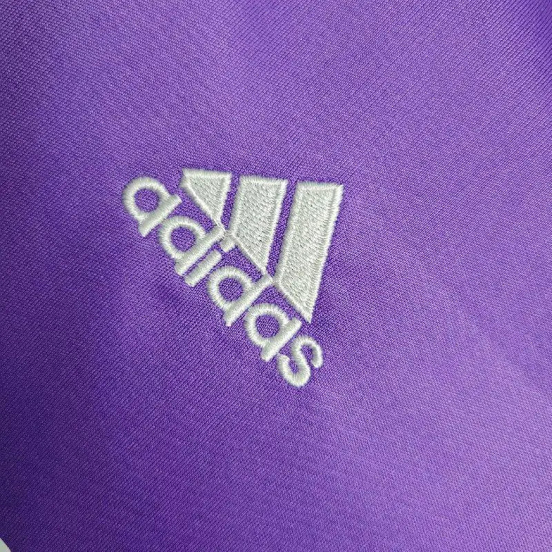 Camisa e shorts retrô infantil do Real Madrid 1998/00