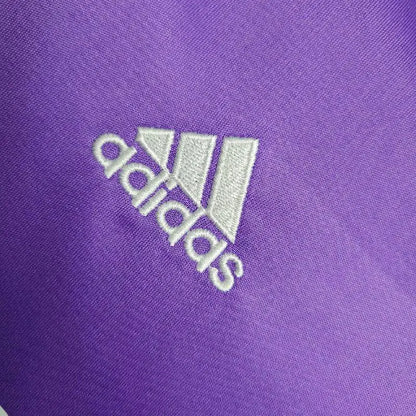 Camisa e shorts retrô infantil do Real Madrid 1998/00