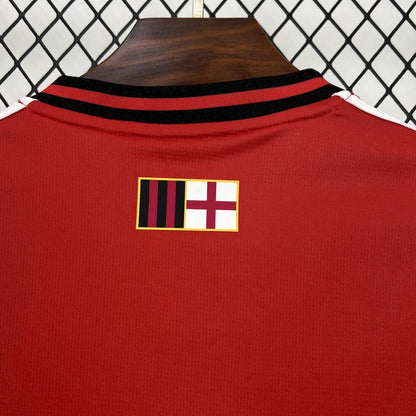 Camisa retrô do AC Milan edição 2024/25