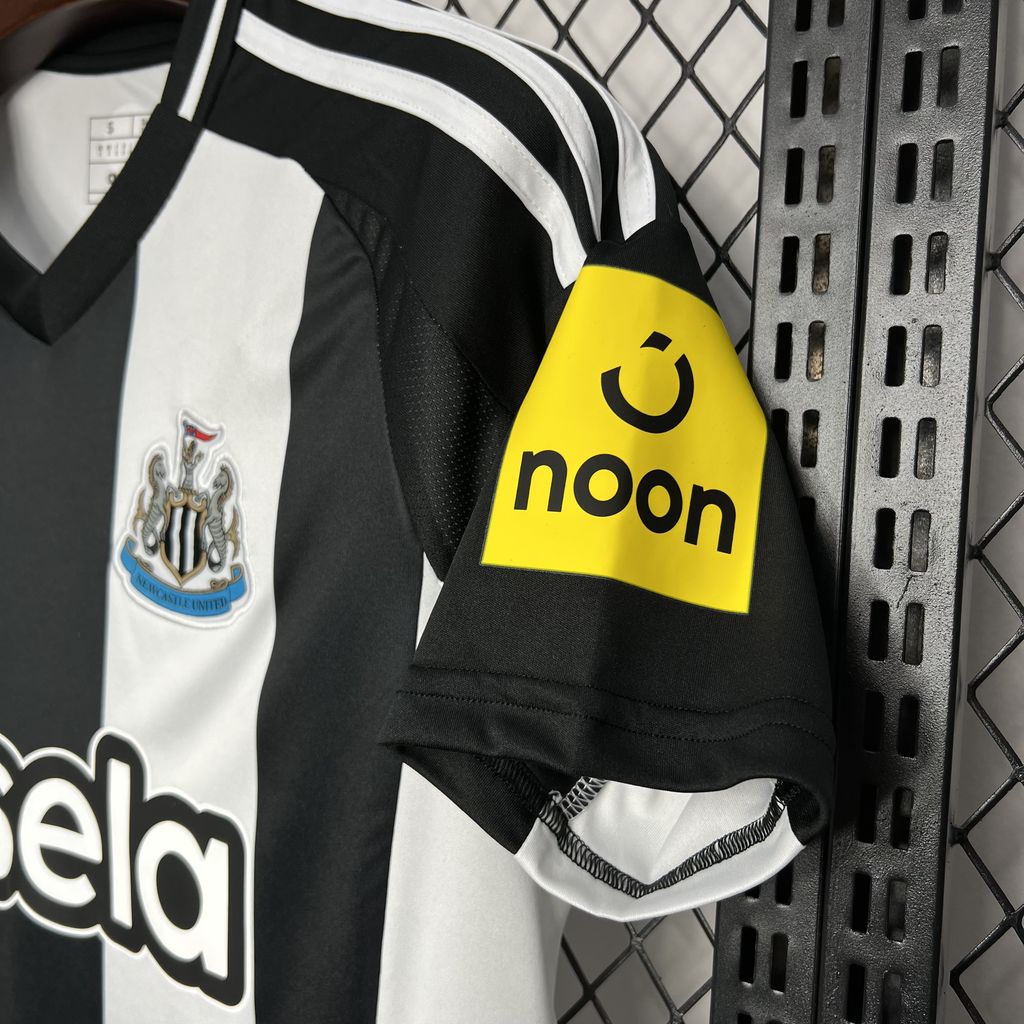 Camisa titular do Newcastle United 2024/25