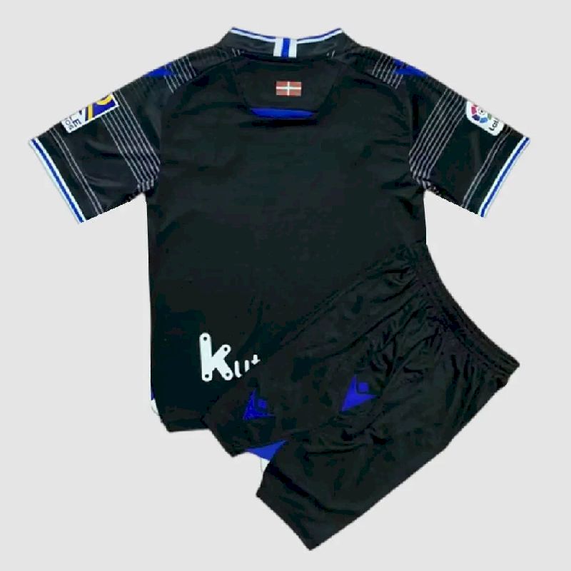 Kit reserva infantil da Real Sociedad 2022/23