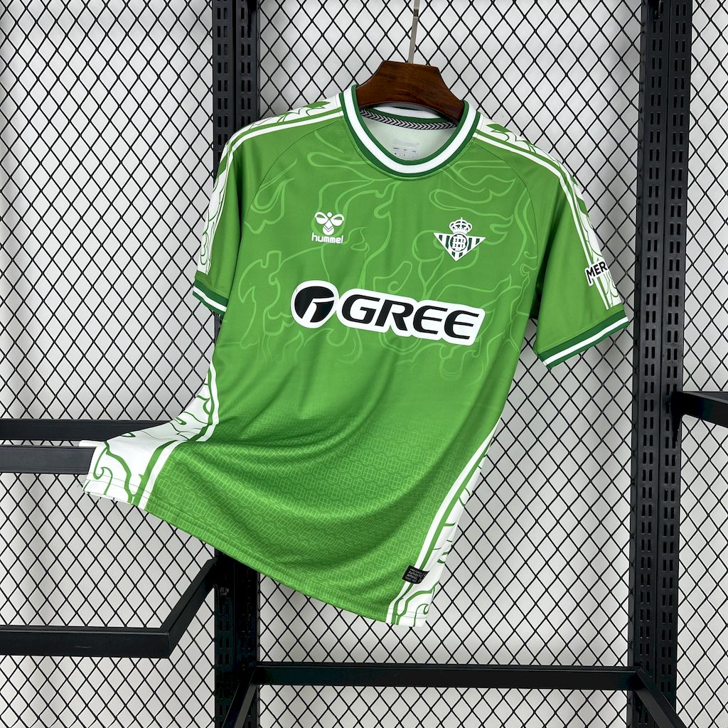 Camisa do Real Betis Pré-Jogo do Ano Novo Chinês 2025/26