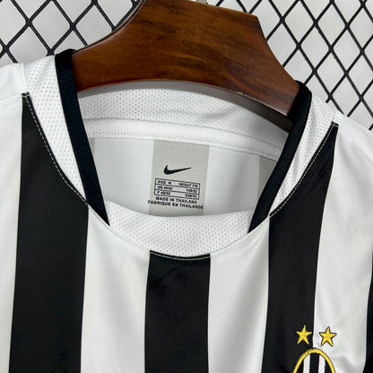 Camisa retrô titular da Juventus 2002/03