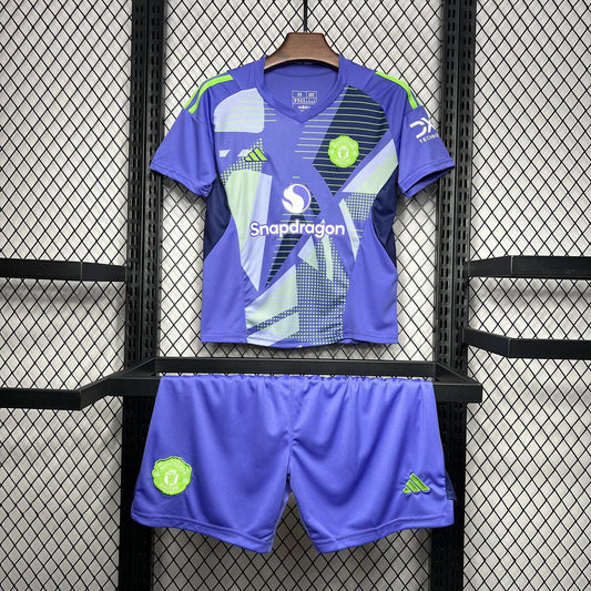 Kit de goleiro infantil do Manchester United 2024/25