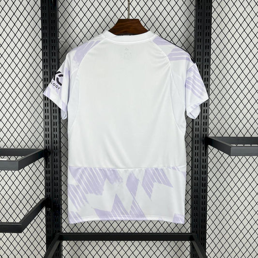 Camisa reserva do Manchester United 2025/26