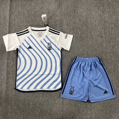 Kit reserva infantil do Nottingham Forest 2023/24