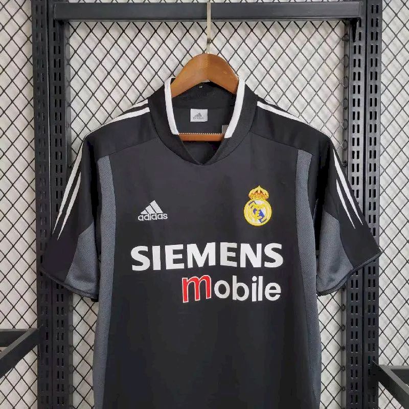 Camisa reserva retrô do Real Madrid 2004/05
