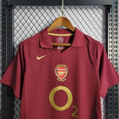 Camisa retrô do Arsenal 2005/06
