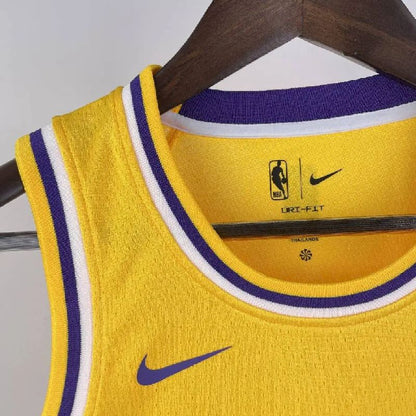 Camisa amarela do time juvenil LeBron James