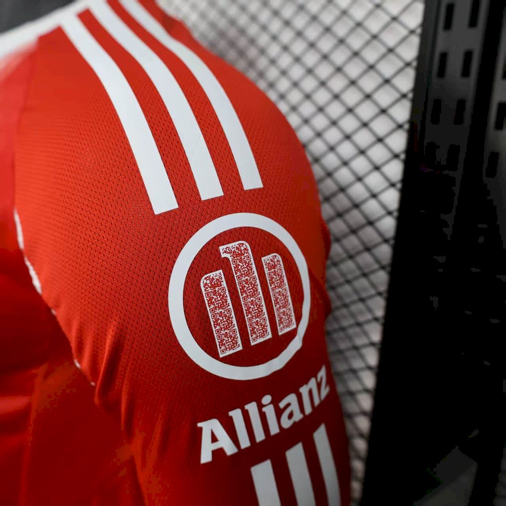 Bayern Munich 2025/26 Home Long Sleeves Jersey Player Version