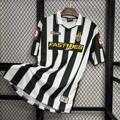 Camisa retrô Home Juventus 2001/02