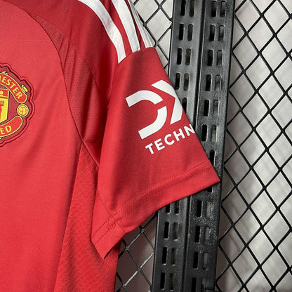 Camisa titular do Manchester United 2024/25