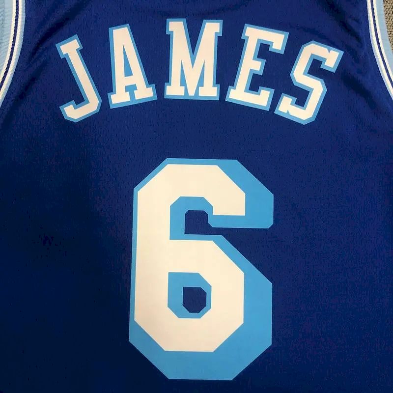 Camisa LeBron James Royal Retro Classics 2020-21 Swingman Player Version Masculina – Edição Clássica