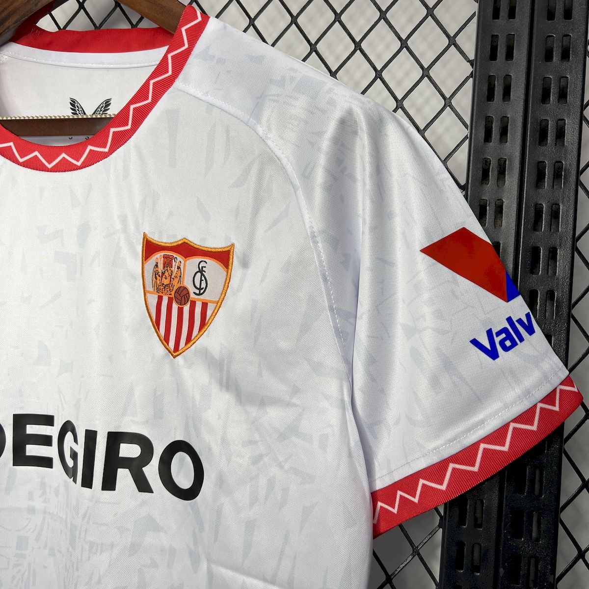 Camisa titular do Sevilla 2024/25