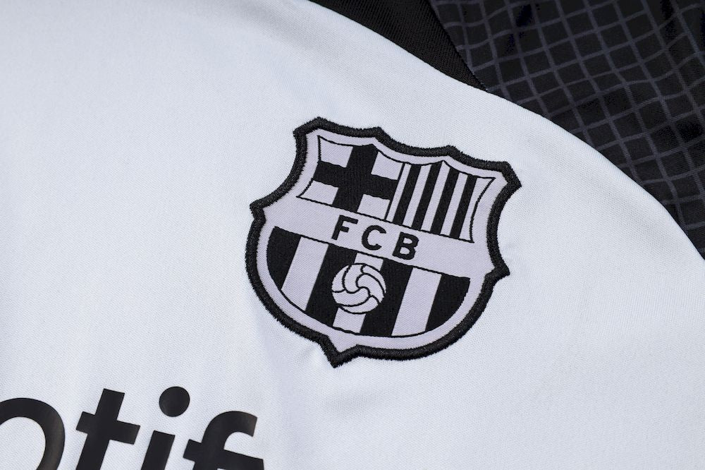 Camisa de treino adulto Barcelona 2023/24 + short 815