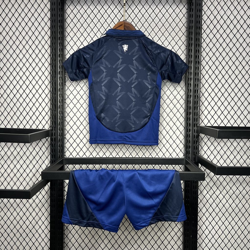 Kit reserva infantil do Manchester United 2024/25