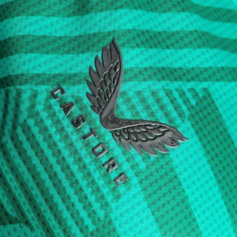 Camisa reserva do Newcastle United 2023/24, versão do jogador