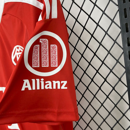 Bayern Munich 2025/26 Goalkeeper uniform Jersey