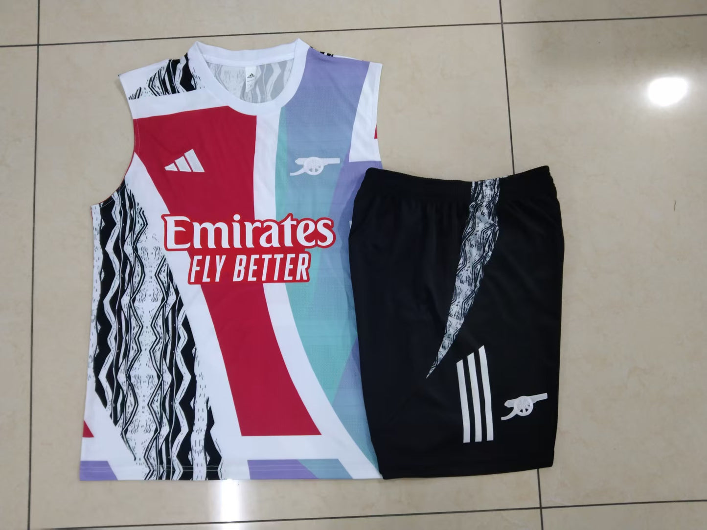 Camiseta regata e short adulto Arsenal 2024/25 815