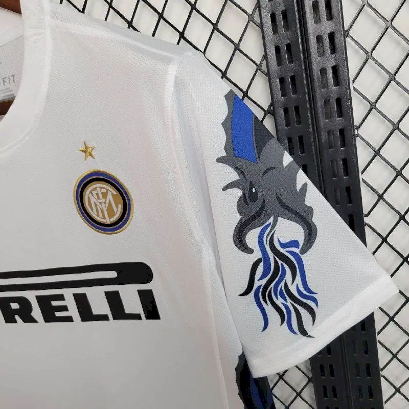 Camisa retrô reserva do Inter de Milão 2010/11