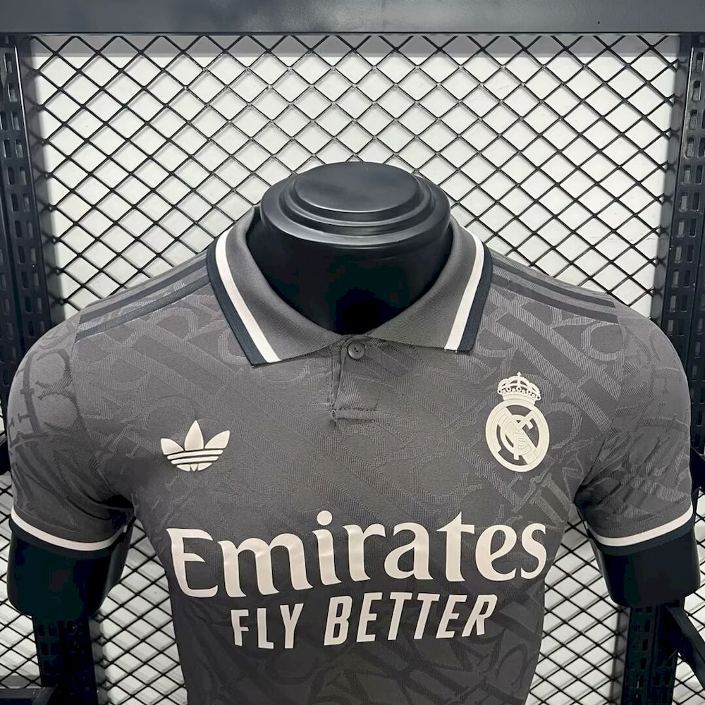 Camisa reserva do Real Madrid 2024/25, versão jogador